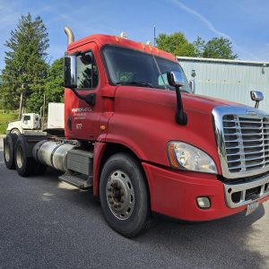 2008 Freightliner Cascadia 125 Day Cab — 53K Miles, Pre-DEF