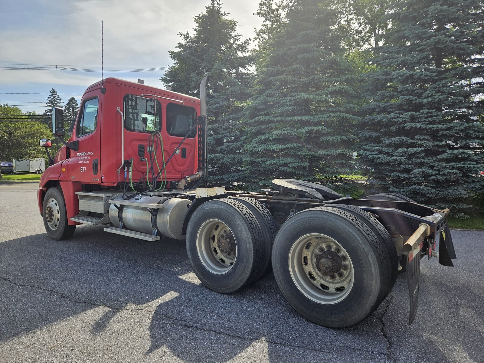 2008 Freightliner Cascadia 125 Day Cab — 53K Miles, Pre-DEF - Image 4