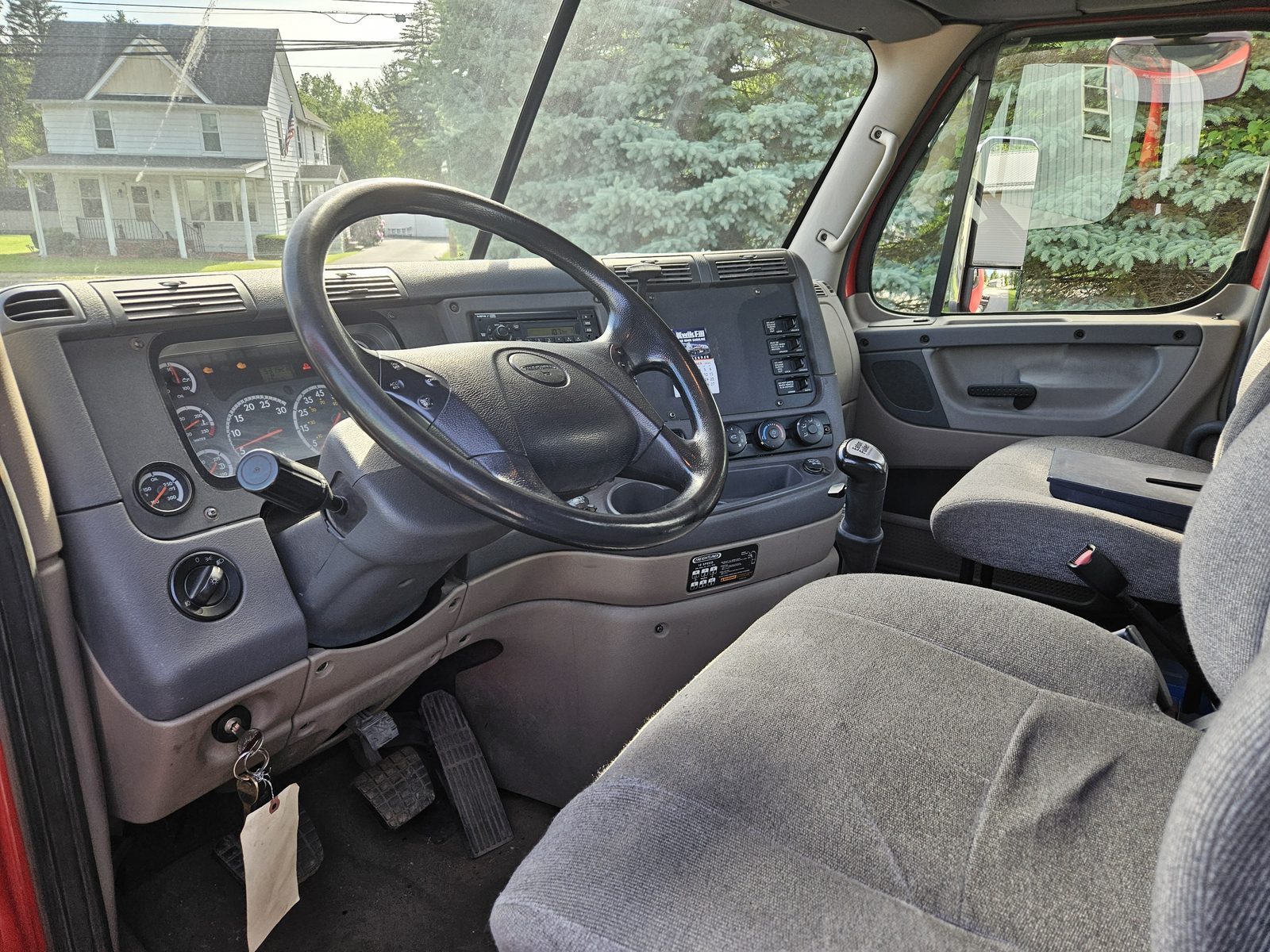 2008 Freightliner Cascadia 125 Day Cab — 53K Miles, Pre-DEF - Image 21