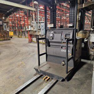 Crown SP3520-30 Electric Order Picker — 3,138 hrs, Charger Included
