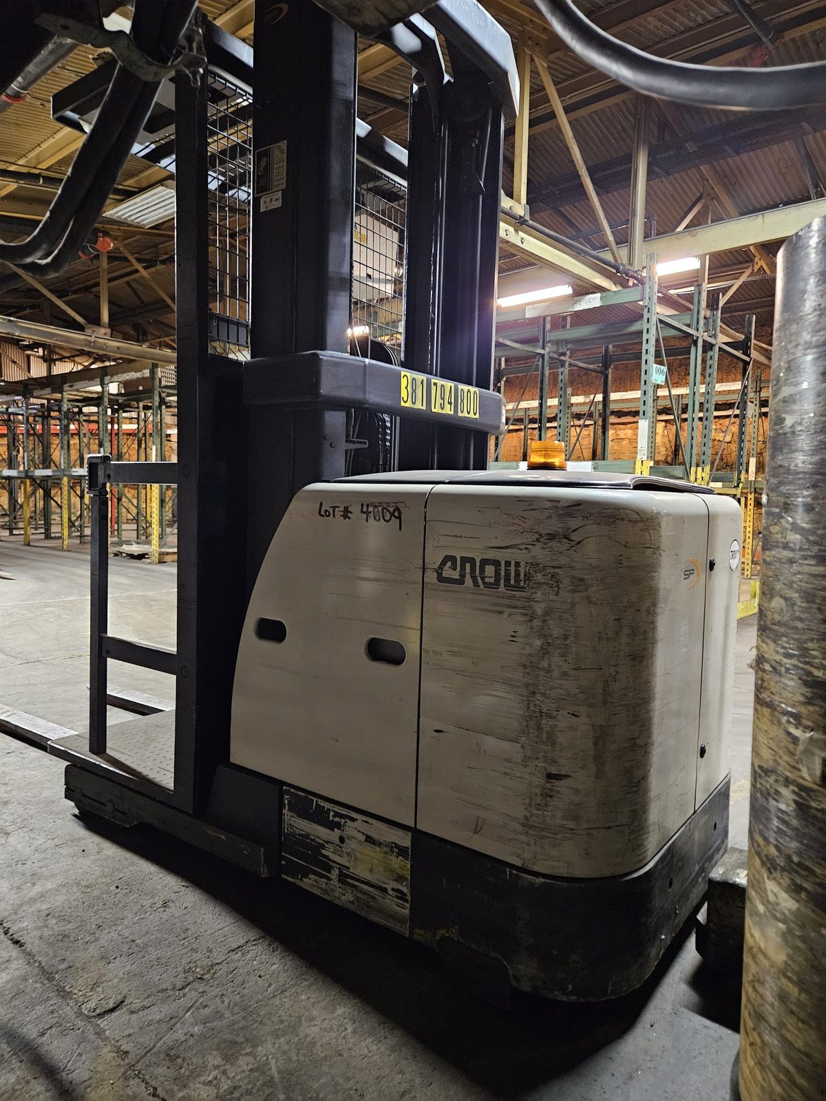 Crown SP3520-30 Electric Order Picker — 3,138 hrs, Charger Included - Image 5