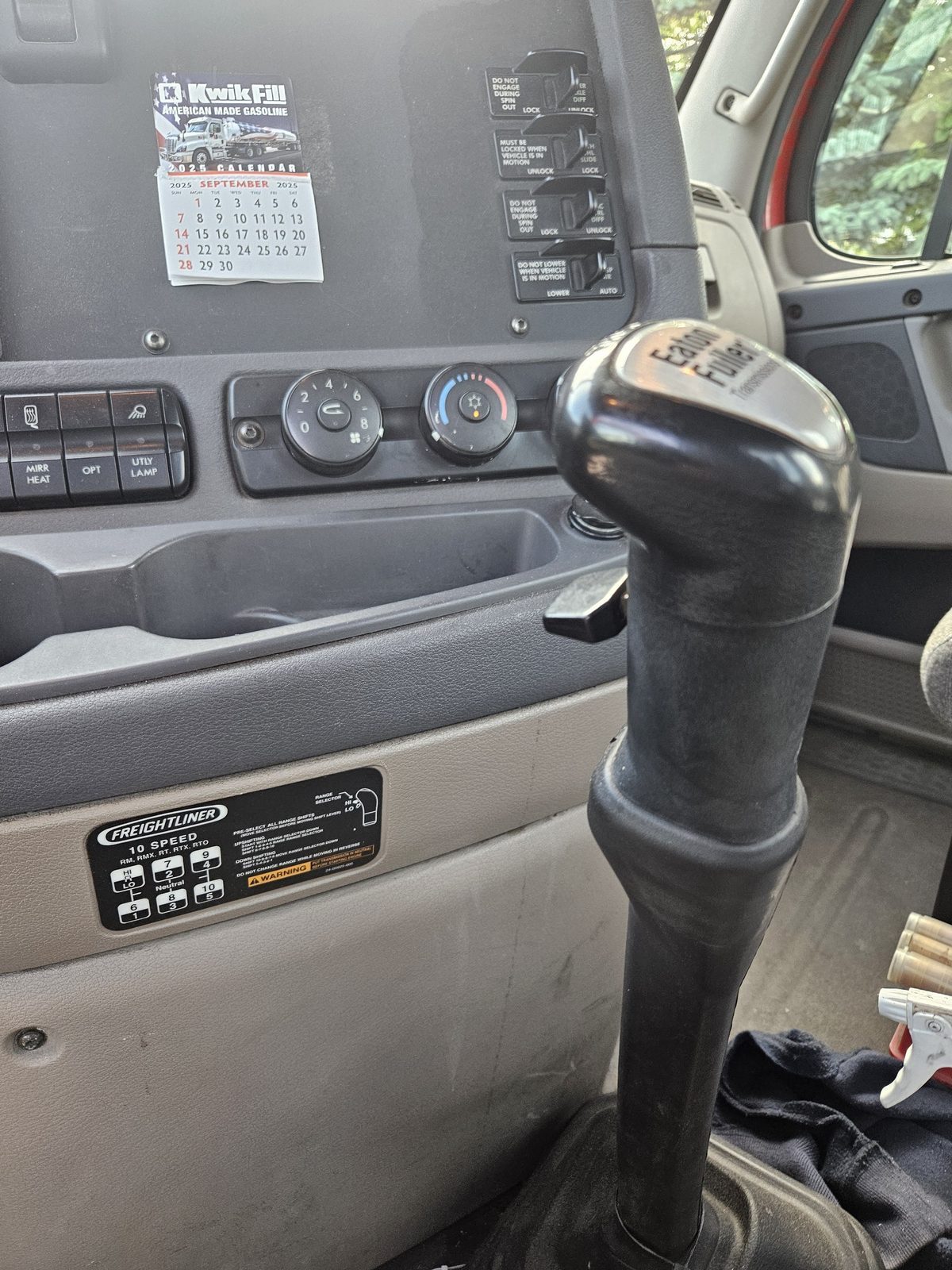2008 Freightliner Cascadia 125 Day Cab — 53K Miles, Pre-DEF - Image 27