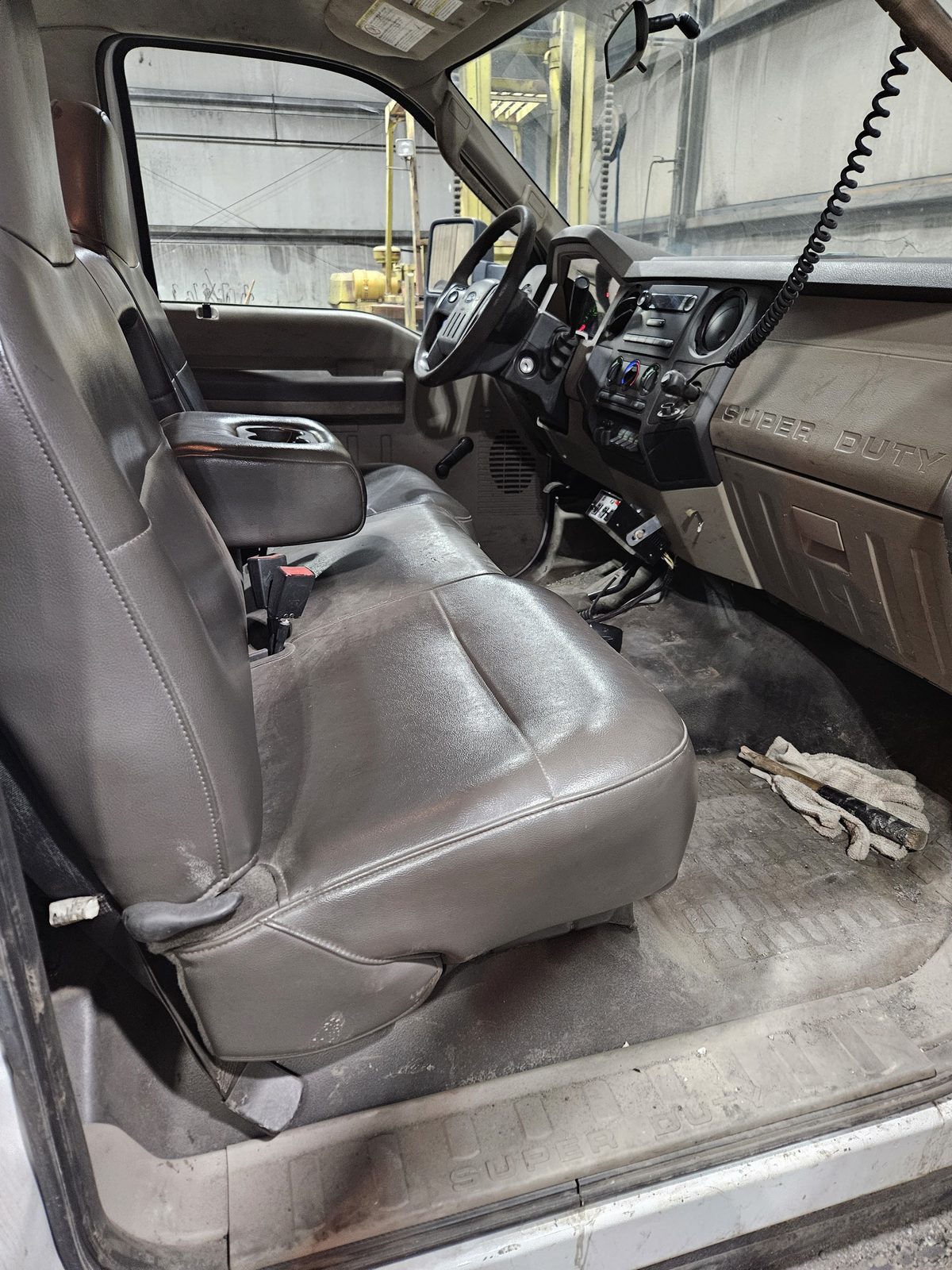 2010 Ford F-350 Super Duty 4x4 DRW — Flatbed, Plow & Spreader, 20K Miles - Image 24