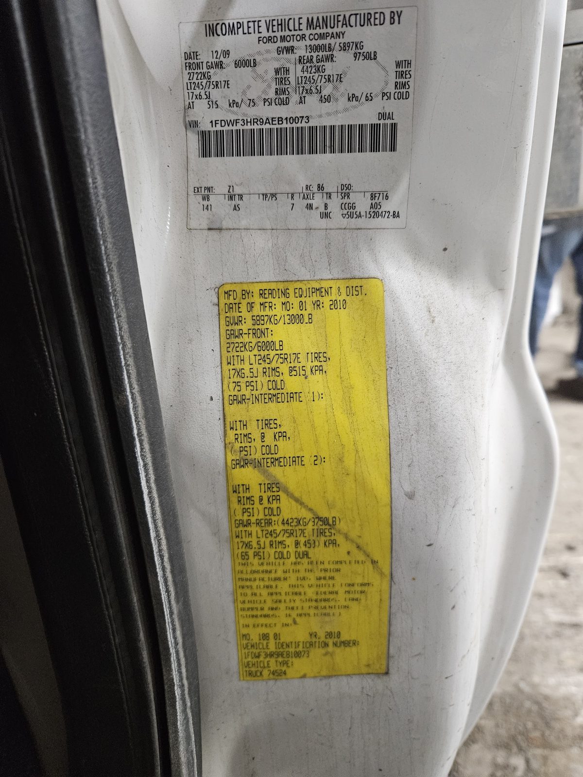 2010 Ford F-350 Super Duty 4x4 DRW — Flatbed, Plow & Spreader, 20K Miles - Image 17