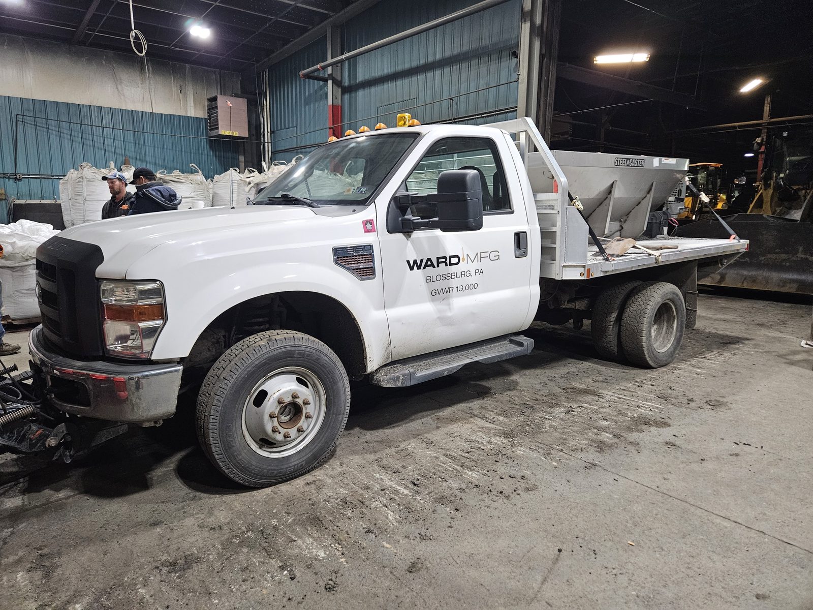 2010 Ford F-350 Super Duty 4x4 DRW — Flatbed, Plow & Spreader, 20K Miles - Image 7