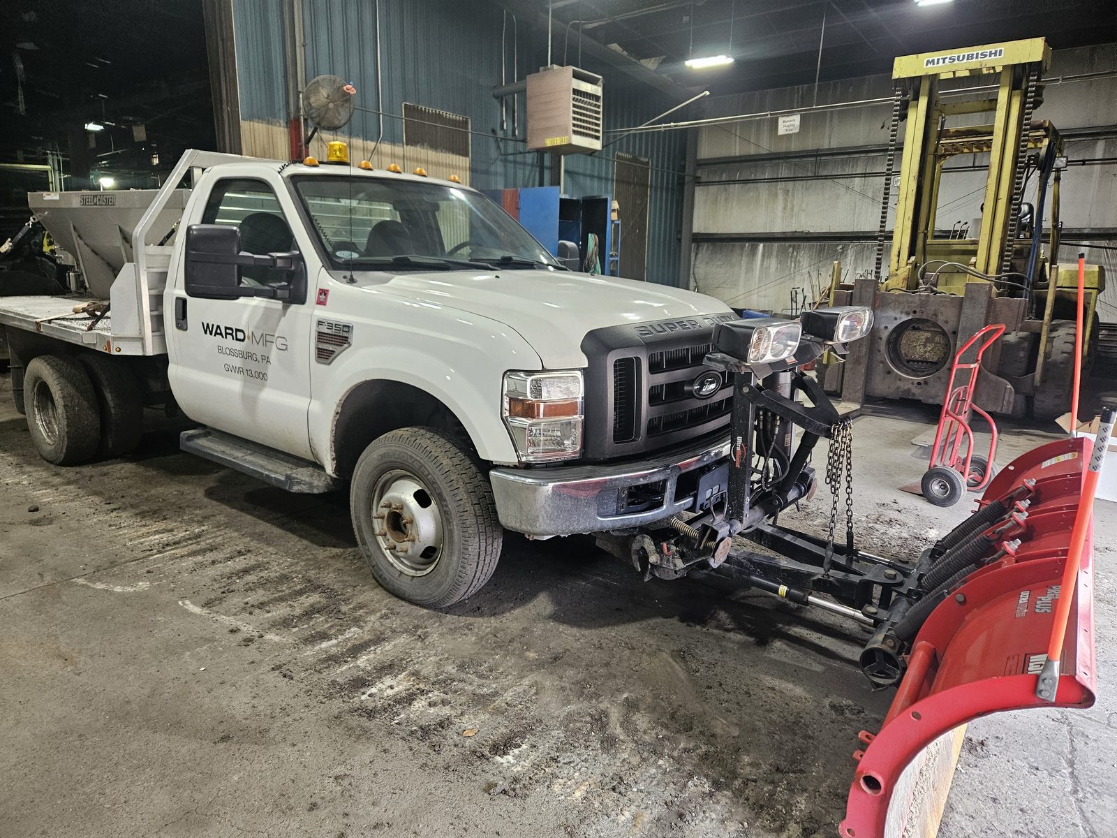 2010 Ford F-350 Super Duty 4x4 DRW — Flatbed, Plow & Spreader, 20K Miles - Image 6