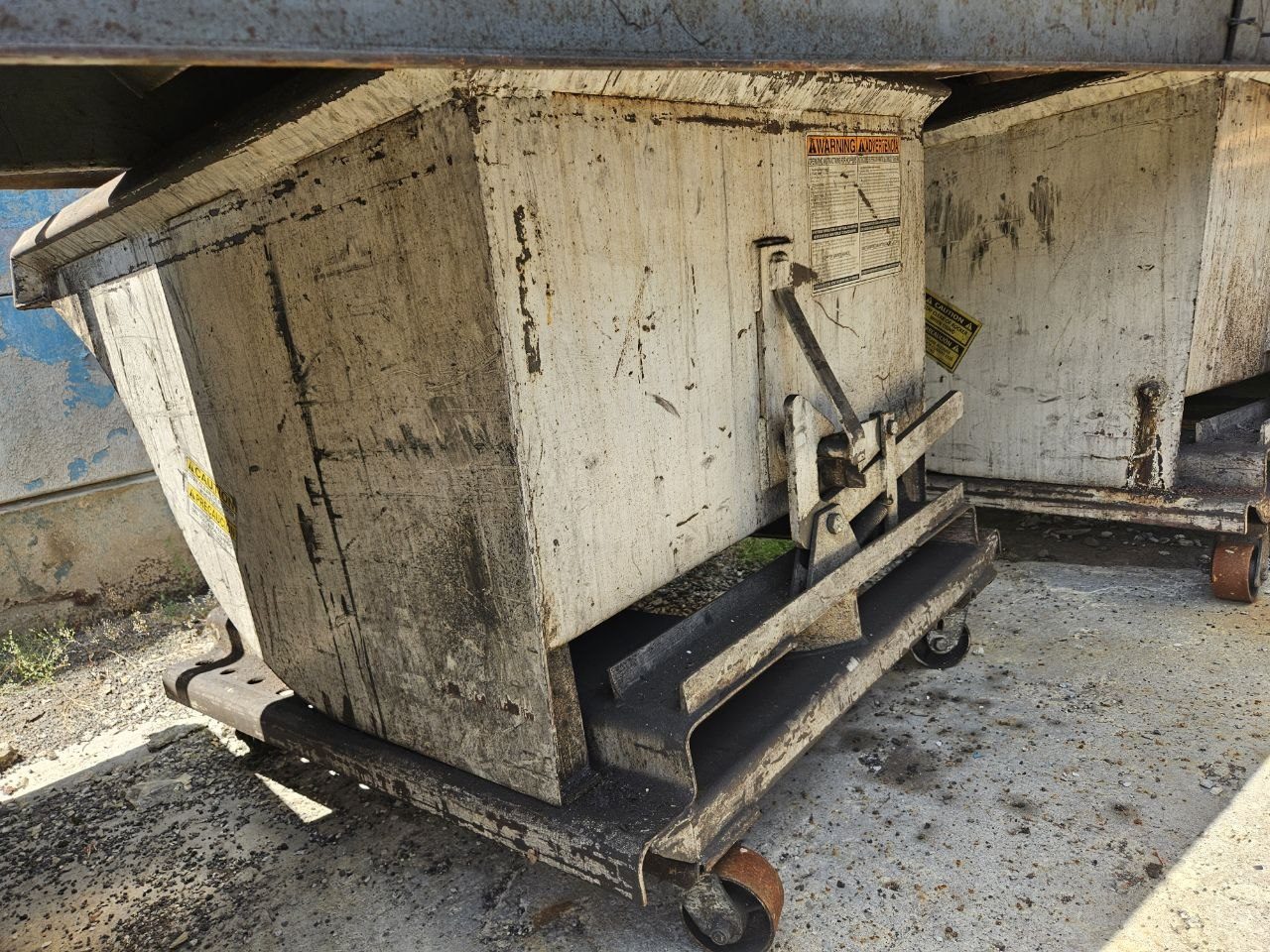 Galbreath H50 Self-Dumping Forklift Hopper — 1/2 Cu Yd, 4,000 lb Capacity - Image 17