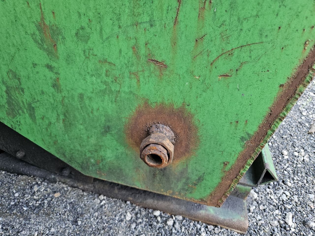Roura Iron Works Self-Dumping Hopper — 1.5 Cu Yd, 6,000 lb Capacity (Unit A) - Image 10